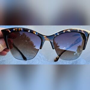 NWT* French Collection Speckeled Cat Eye Sunglasses (Mb)
